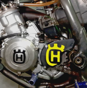 COPRIPIGNONE HUSQVARNA MOTARD 3D PARAPIGNONE SM WR WRE 125 450 510 530 RICAMBIO - Foto 1 di 10