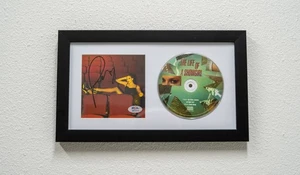 Taylor Swift Signed CD Insert Framed PSA/DNA The Life of a Showgirl - Picture 1 of 1