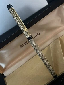 3B) SHEAFFER SLIM TARGA FEATHER PATTERN FOUNTAIN PEN RARE NEW IN BOX - Picture 1 of 6