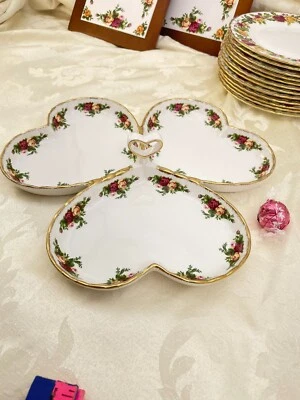 Royal Albert Old Country Roses Divided Heart Serving Tray Candy Trinket Dish 12" - Image 1 of 4
