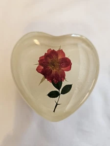 Vintage Preservation Resin Trinket Box Jewellery Heart Shaped Red Rose - Picture 1 of 11