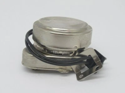 Synchron G0108HT Chart Drive Motor 3W 1RPH 120V 60Hz 8530 USED - Image 1 of 4