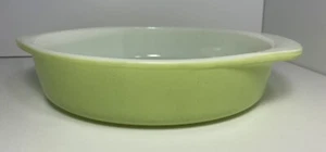 Pyrex Lime Green Cake Pie Casserole Pan Round 8 Inch Baking Dish #221 Pyrex - Imagen 1 de 9