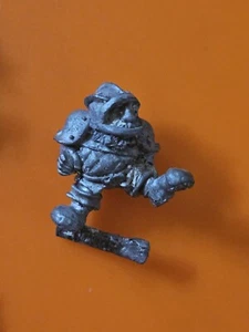 Dwarf Citadel Bloodbowl 2nd Ed Kicker Blood Bowl Games Workshop BB105 - Imagen 1 de 1