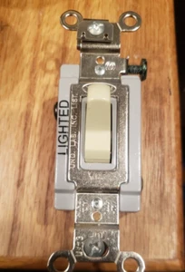 Interruptor Hubbell HBL1223R HBL rojo nailon palanca 3 vías 20A - Imagen 1 de 5