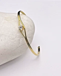 Brazalete de oro delgado altamente pulido de colección conjunto de puntas de circonita cúbica solitario - Imagen 1 de 9