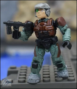 HALO MEGA BLOKS UNSC BROWN ARMOR MARINE MIT SMG MINIFIGUR 97017 COUNTDOWN - Bild 1 von 5