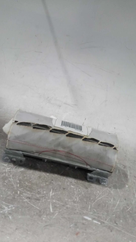 Used Instrument Panel Air Bag fits: 2008 Chevrolet Malibu passenger dash Grade A Foto 1 de 4