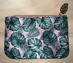 2x Makeup Bags August 2022  Palm Tree Leaf  Design ~Zippered Bags NO contents - Picture 1 of 1