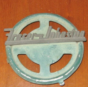 Insignia publicitaria vintage Fraser-Johnston emblema redondo metal calefacción aire compañía - Imagen 1 de 8