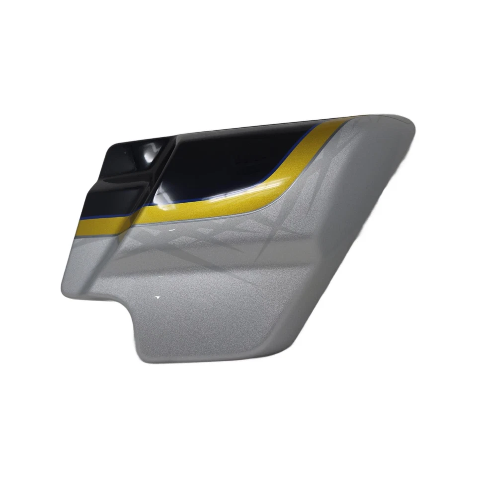 57200002DLF NEW OEM HARLEY-DAVIDSON CVO RIGHT SIDE COVER WICKED SAPPHIRE FLHTCUS - Image 1 of 2