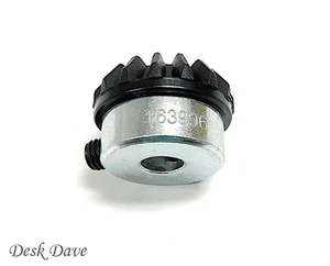 Rotary Hook Gear Lower Horizontal Shaft, Right, 163996, SINGER 620 625 626 628 + - Picture 1 of 5
