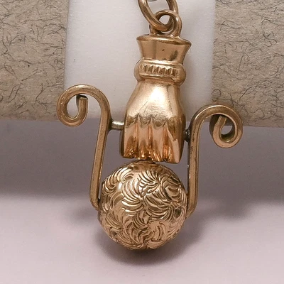 Antiguo colgante victoriano orbe de mano giratorio relleno de oro amarillo llavero Foto 1 de 4