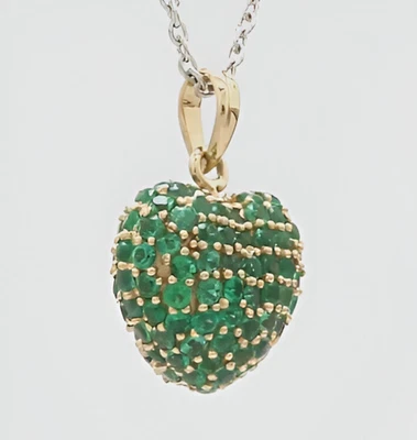 Dije de corazón minimalista colgante de piedras preciosas de esmeralda colgante de plata 925 pequeño dije Foto 1 de 2