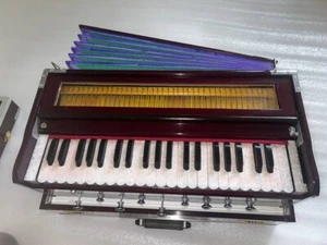 Harmonium Wooden, Portable & Folding 9 Stopper 3.5 Octave Concert Quality 440Hz - Imagen 1 de 8
