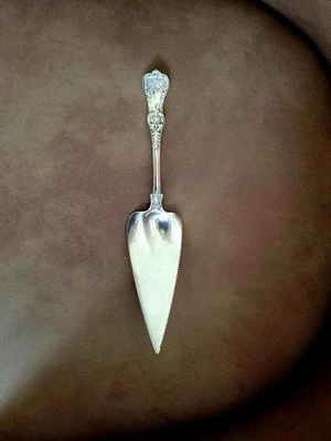 Servidor de pastelería/pastelería de plata esterlina con patrón King inglés Tiffany & Co. 11,25" Foto 1 de 4