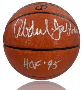 Kareem Abdul-Jabbar Signed Spalding Basketball w/ "HOF '95" Beckett Witnessed - Picture 1 of 5