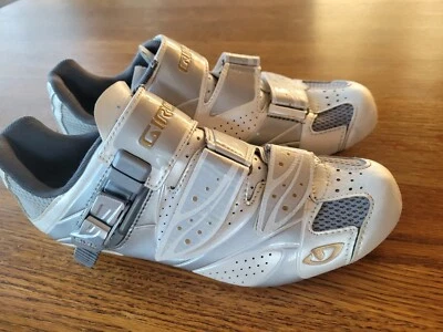 Giro Cycling  Shoe Womens  EU 39.5 US 7.75 - Image 1 of 4