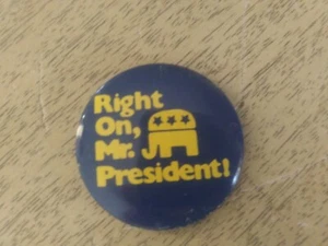 Richard Nixon Pin Back Campaign 1972 Button right on Mr. President ! elephant - Picture 1 of 3