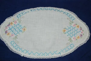 Vintage 14" x 9" Embroidered Oval Doily - Picture 1 of 4