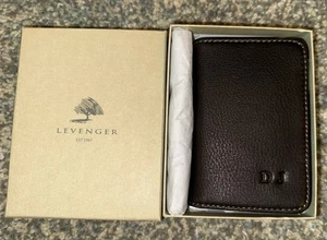 Levenger. Chaqueta Bomber Swiftnotes - Mocha. Monograma “DC”. Bolígrafo, bloc de notas. Nuevo. - Imagen 1 de 4