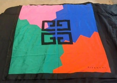 Bufanda Vintage Años 80 Big GIVENCHY Perfumes Logo Diseño Abstracto Hecha en Italia Foto 1 de 4