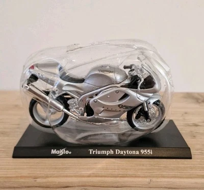  Maisto Mega Bikes TRIUMPH Daytona 955i - Image 1 of 2