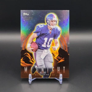 Fútbol americano medianoche Topps 2024 Eli Manning Dusk Parallel/75 NY Giants #75 - Imagen 1 de 2