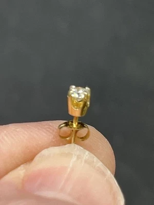 Vtg 14K Yellow Gold Genuine 3mm Diamond SINGLE Stud Pierced Earring - 1 Only - Image 1 of 4