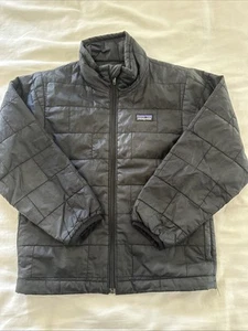 $119 Kids Boys Patagonia Nano Puff Brick Jacket Black Quilted Primaloft XS 5 6 - Picture 1 of 11