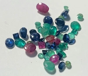 NUEVO Lote de 47 ZAFIROS, ESMERALDAS Y RUBIES naturales. 9,81 ktes. - Imagen 1 de 12