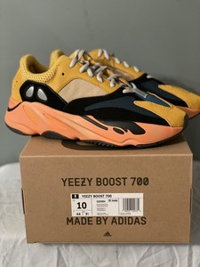 Yeezy boost 700 Sun 2021 - огромный 