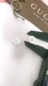 Gucci Knopf weißes Harz 11 mm Single Italien - Bild 1 von 3