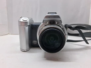 Konica Minolta DiMAGE Z2 Digital Camera 2004 - Picture 1 of 16