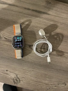 Apple Watch Ultra 49mm (GPS + Cellular + WiFi) Unlocked - Titanium With Band - Zdjęcie 1 z 10