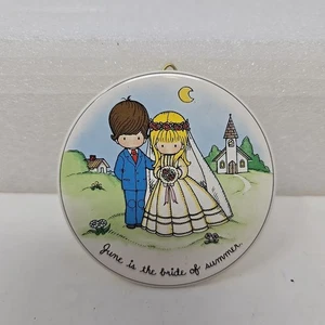 Joan Walsh Anglund Porzellan Weihnachtsschmuck West Germany JUNI - Bild 1 von 3