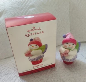 Hallmark Keepsake 2014 Daughter Cupcake Snowman Christmas Ornament F81 - Picture 1 of 3