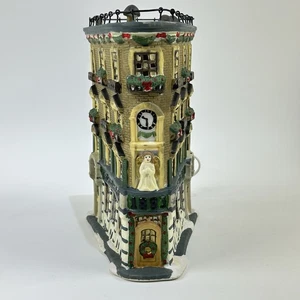 Banco de trabajo de Papá Noel Dept 56 - La trufa de chocolate - Pueblo de Navidad iluminado - Imagen 1 de 20