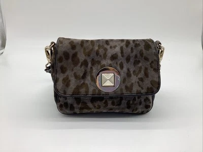 Kate Spade Harlow Algonquin Leopardo Negro Gris ANIMAL GAMUZA CUERO BLOQUEO GIRATORIO Foto 1 de 4