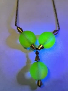 ♥️ WMF Ikora Uran Glas Collier 1930 Art Deco Messing Halskette Glas Perlen Grün - Bild 1 von 5