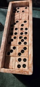 Impresionante juego de 28 dominó vintage de mármol rosa artesanal en caja de mármol - Imagen 1 de 4