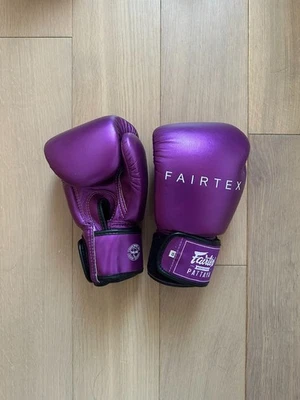 Guantes de boxeo Fairtex BGV22 metálicos de Muay Thai - 10 oz Foto 1 de 2