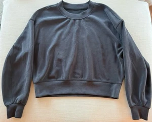 Lululemon Perfectamente Grande Recortado Crew Softstreme Talla 2 Gris Oscuro Athleisure - Imagen 1 de 10