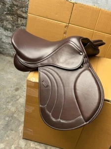 Sillín de cuero marrón genuino inglés para saltar caballo tamaño 16,5" pulgadas - Imagen 1 de 6