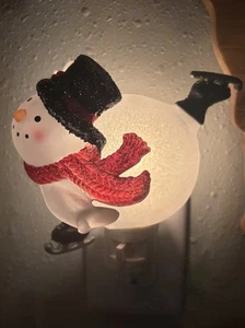 Pupazzo di neve luce notturna pattinaggio pattinaggio su ghiaccio Midwest stagioni funziona benissimo! - Foto 1 di 4