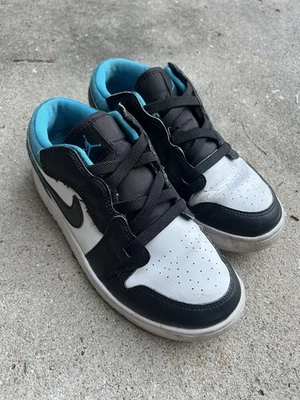 Nike Air Jordan 1 Low SE “Laser Blue” Size US 3Y - Image 1 of 4