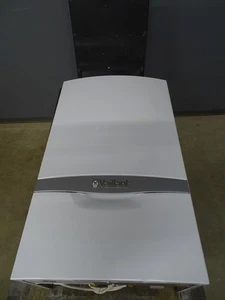 Vaillant ecoTEC plus VC DE 146/5-5 R6 Gas-Brennwert-Heiz-Therme 14kW Bj.2016 - Picture 1 of 13