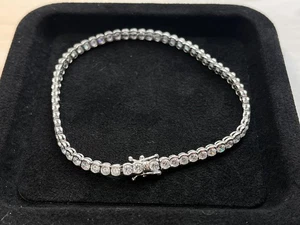 14 Karat White Gold Cz Tennis Bracelet - 8 Inches 9.39 Grams 14K EXCELLENT COND. - Picture 1 of 13