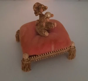 Vintage FLORENZA French Poodle Pin Cushion Pink Velvet Footed Gold Color - Picture 1 of 11