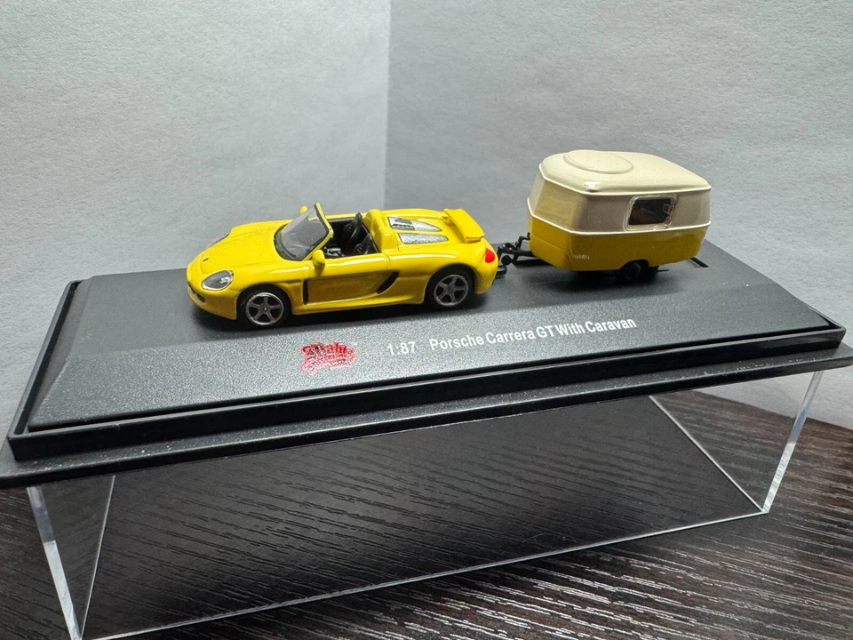 Malibu International Porsche Carrera GT -Yellow w/Caravan 1/87 HO Scale (opened) - Image 1 of 1